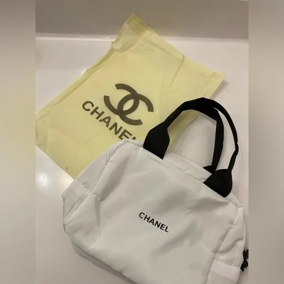 NIP CHANEL Beauty Tote Pouch - Picture 7 of 8